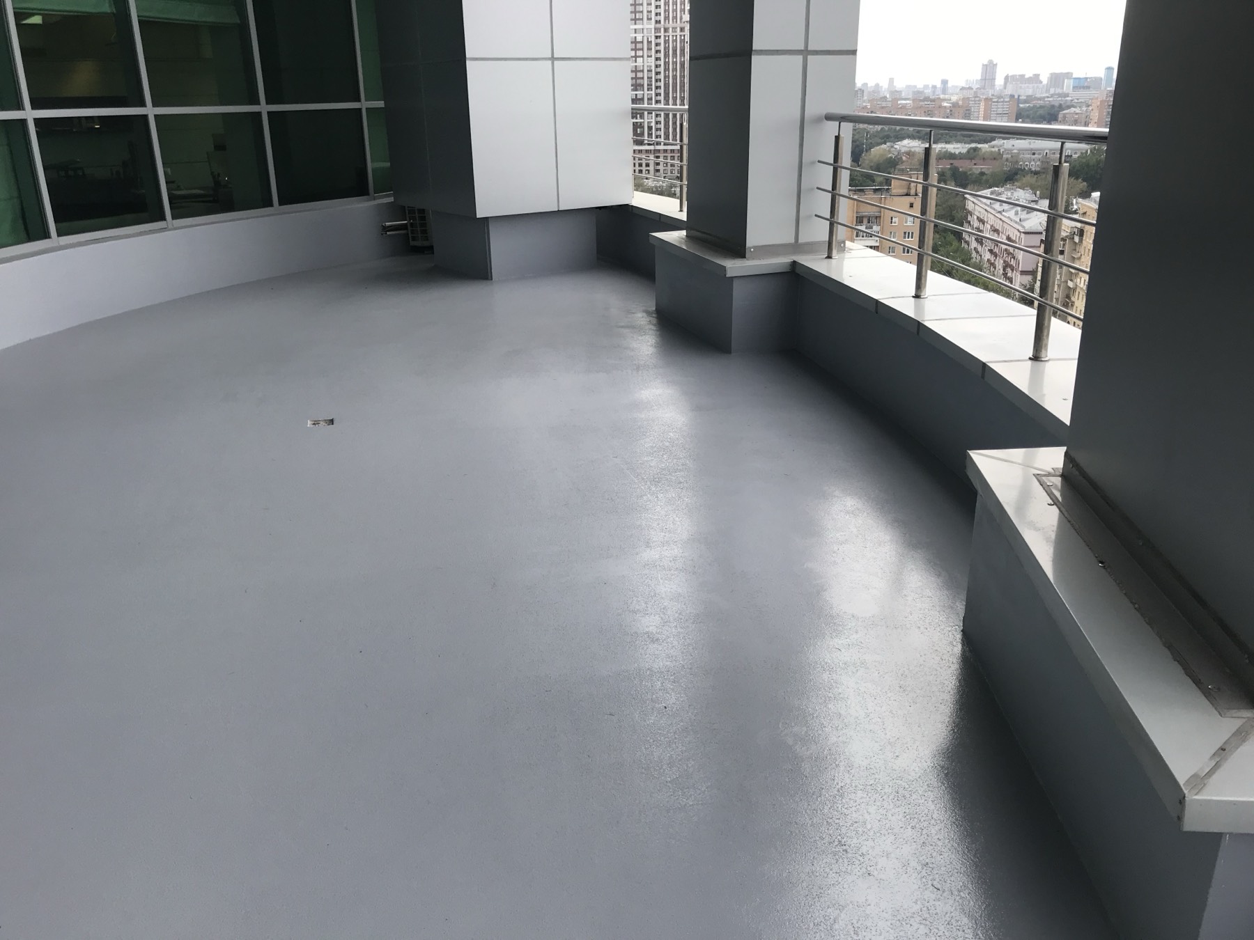 Устройство спортивного покрытия пола площадью 535 м² в школе
