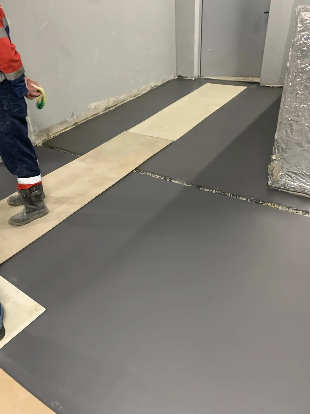 Реновация покрытия пола в паркинге площадью 4 700 м² в Москве